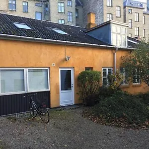  Gasthof In Quiet Yellow Courtyard